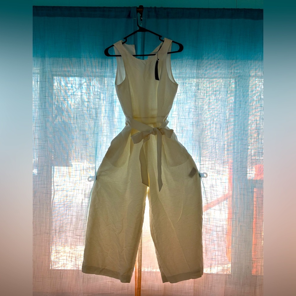 Banana Republic white linen jumpsuit sleeveless wide leg with pockets size 6
